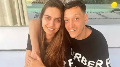 Mesut Özil - Amine Gülşe çiftinin kızlarını gören bir daha bakıyor!