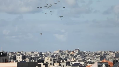 Gazze'ye yapılan havadan yardımın paraşütleri açılmadı: Çok sayıda ölü var!